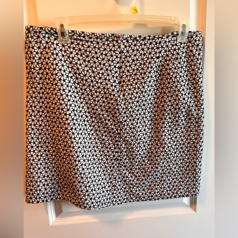 Ann Taylor lined (somewhere between an A-line and pencil style) skirt.
